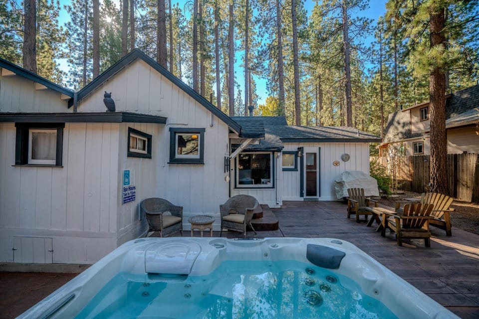 Property building, Day, Hot Tub