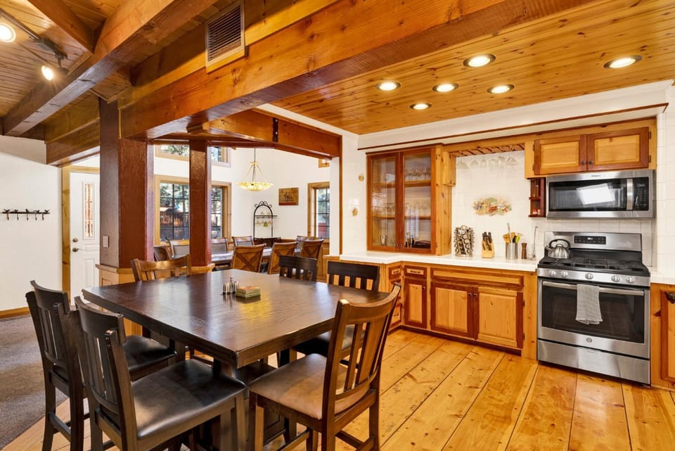 Kitchen or kitchenette, kitchen