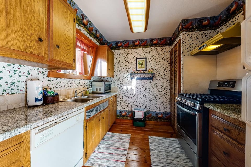 Kitchen or kitchenette, dishwasher, oven, stove, kitchen