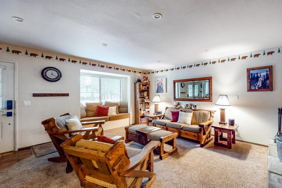 TV and multimedia, Living room, Seating area