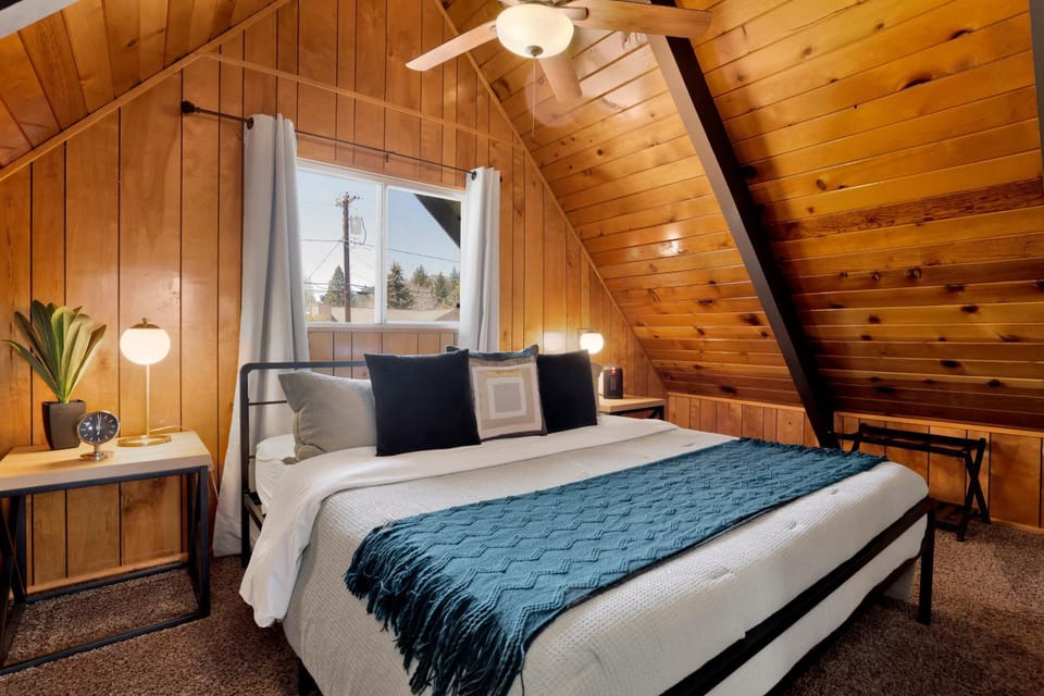 Bed, Bedroom