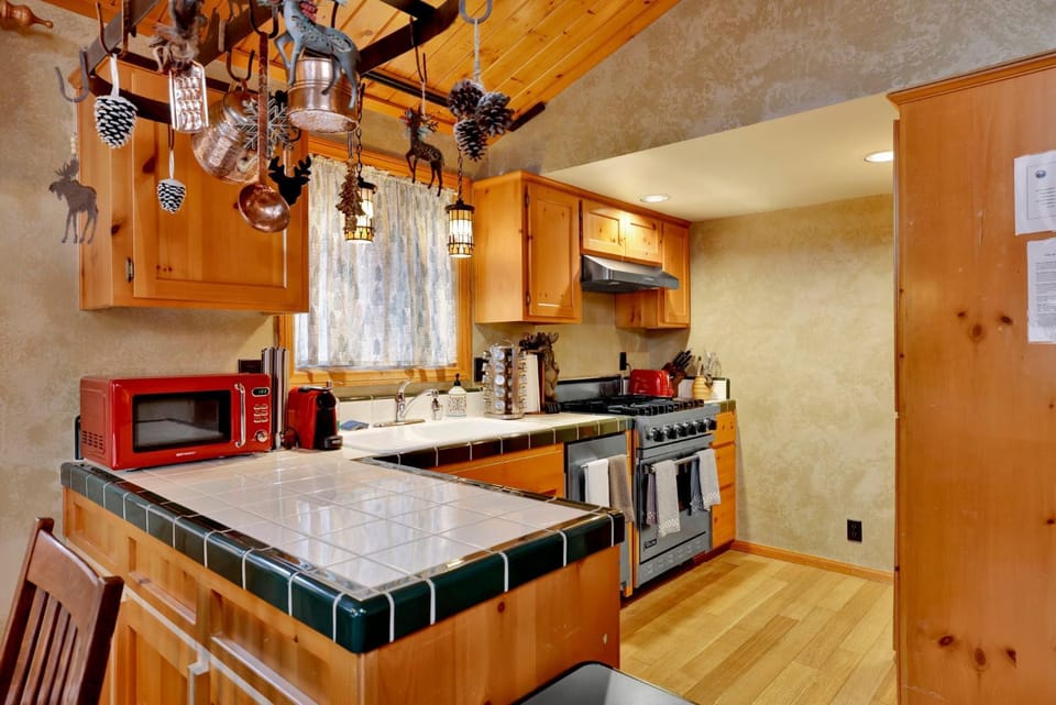 Kitchen or kitchenette, kitchen