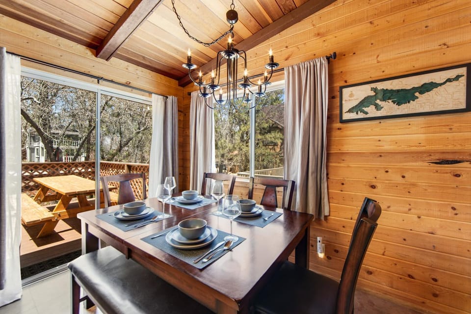 Seating area, Dining area