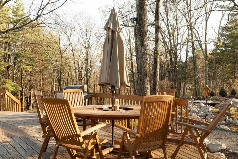 Unique Dome Home With Hot Tub & Piano, on 28 acres House in Hudson Valley
