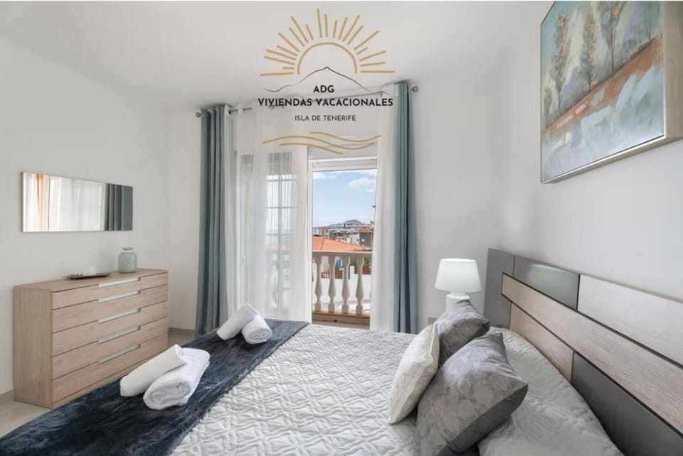 Bedroom, towels