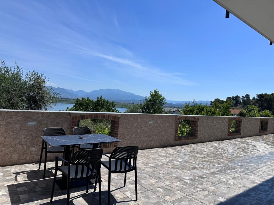 Emerald House Shiroke House in Montenegro