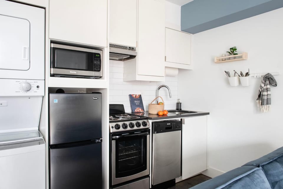 Kitchen or kitchenette, Dining area, kitchen