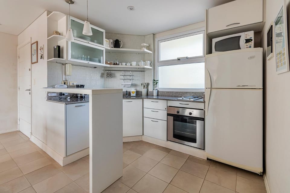 Kitchen or kitchenette, oven