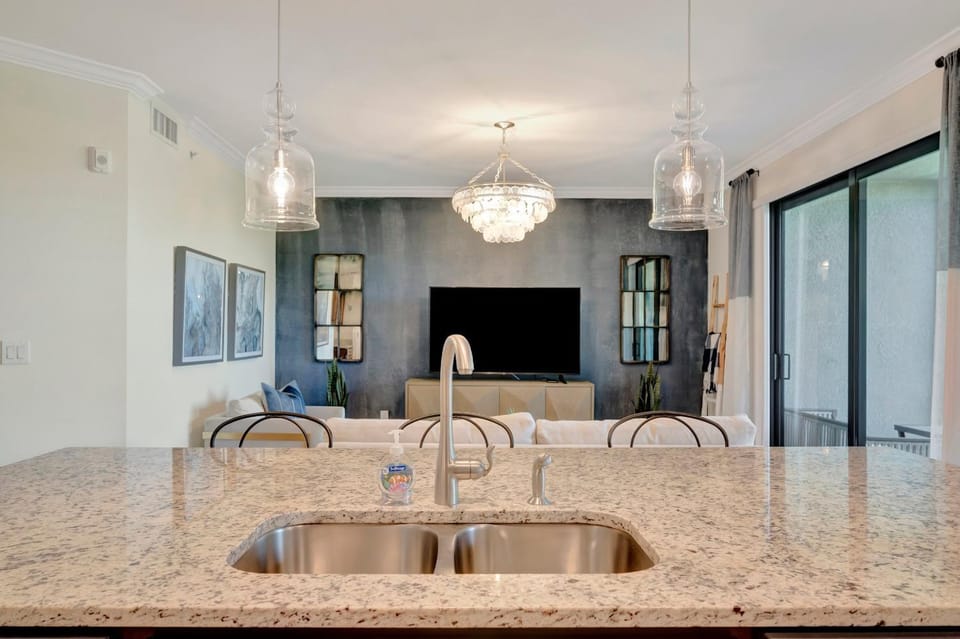 Kitchen or kitchenette, Bedroom