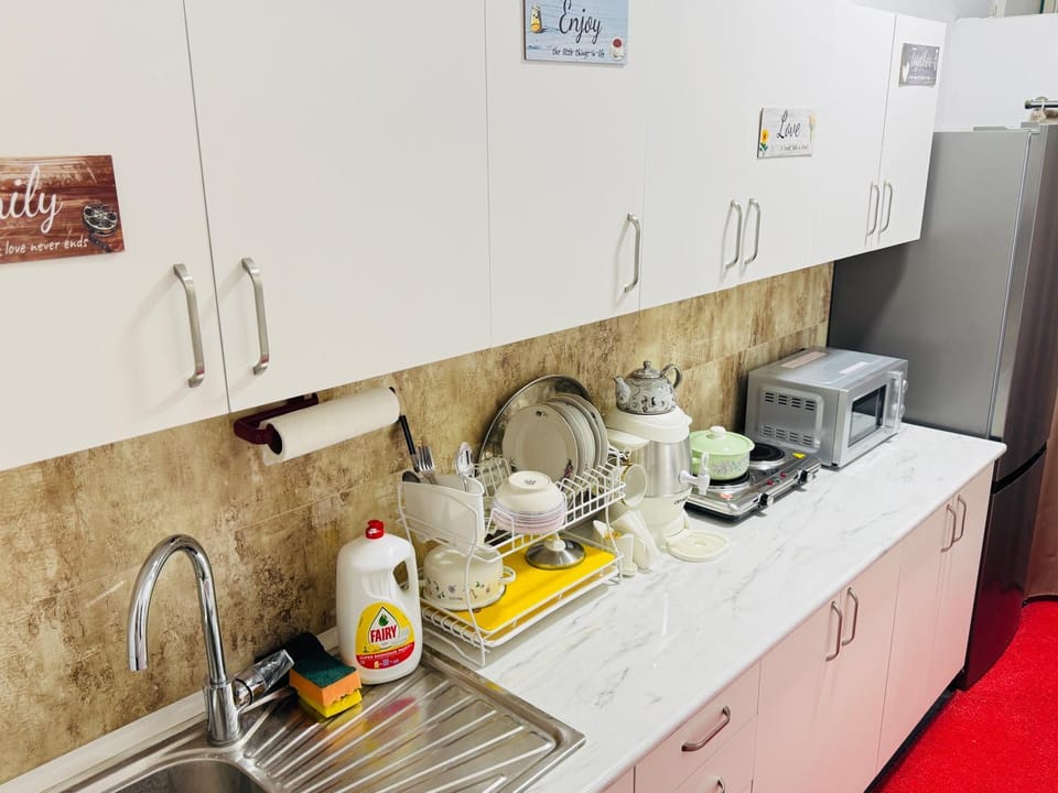 Kitchen or kitchenette, Kitchen or kitchenette