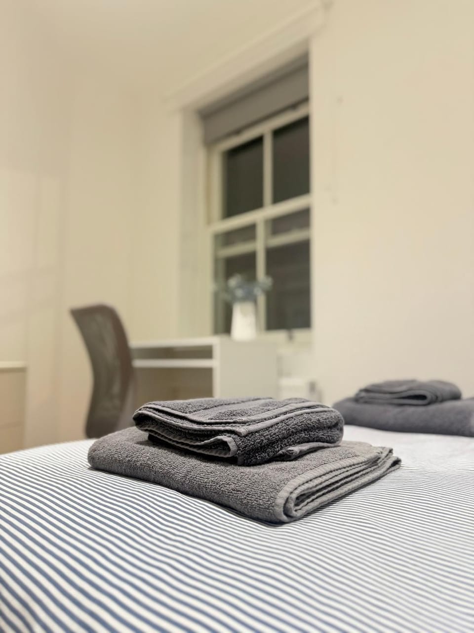Luxury 2 Bed 2 Bath Apartment In Battersea - Sleeps 6 Apartment in London