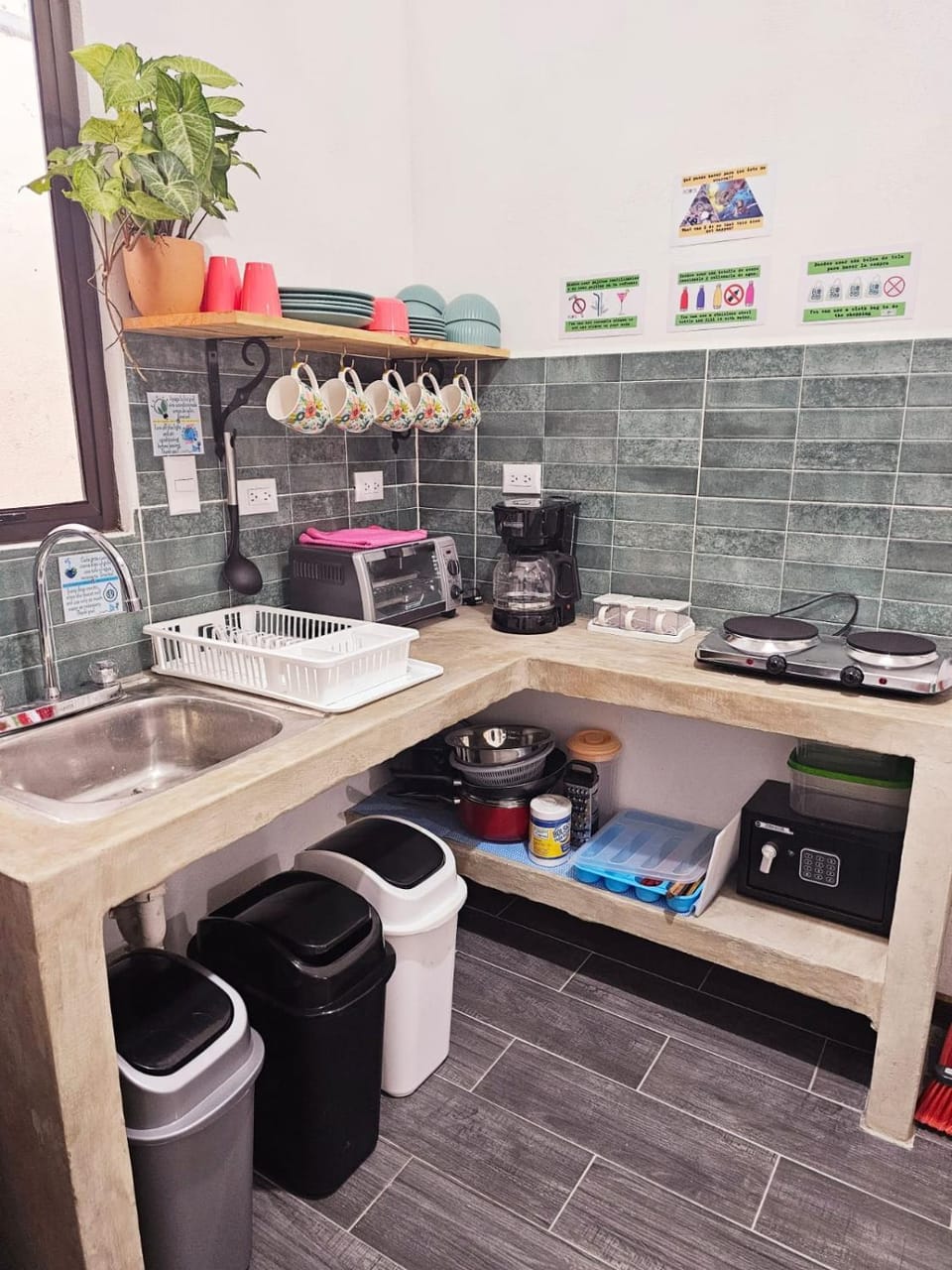 Kitchen or kitchenette