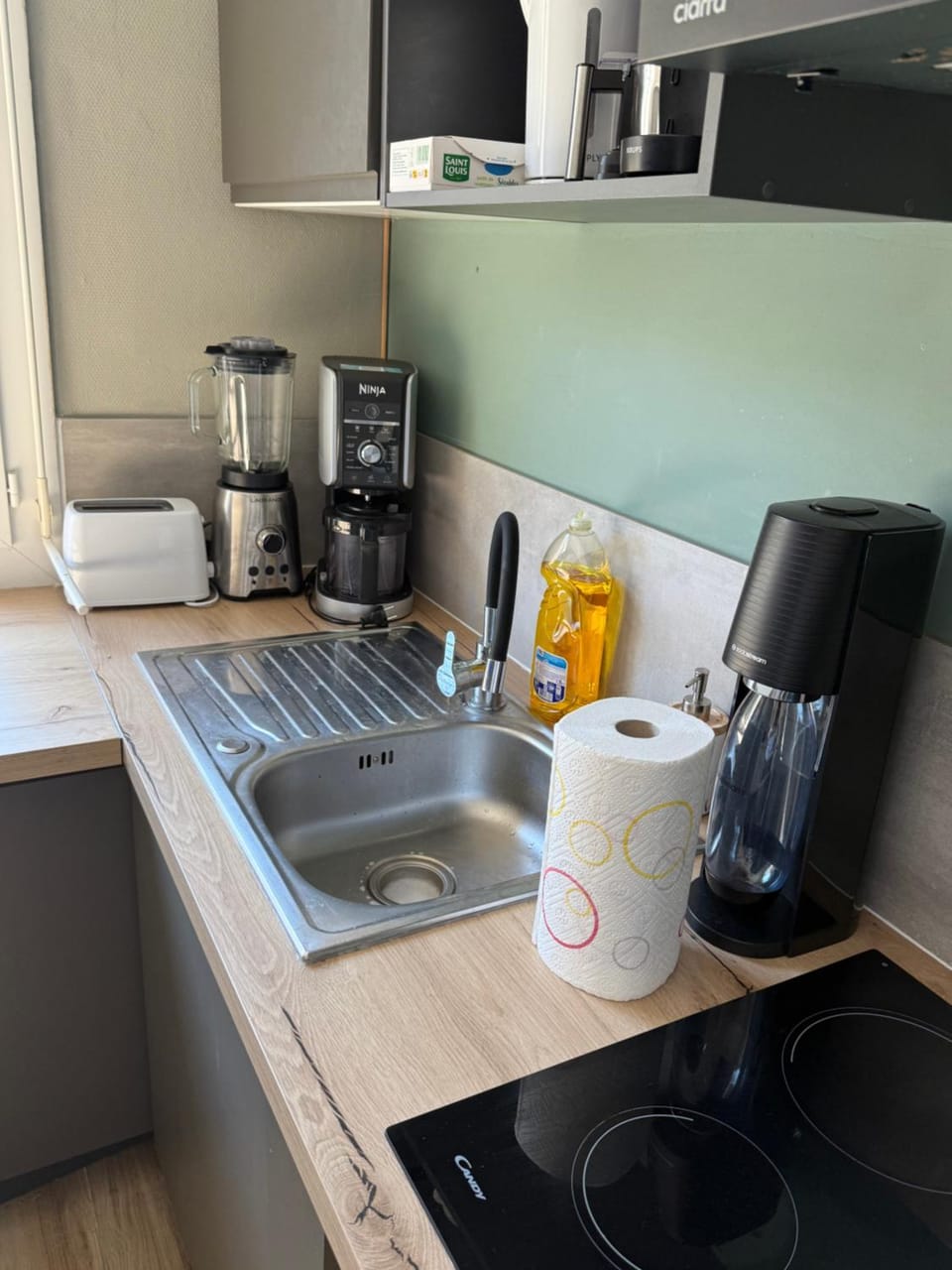 Coffee/tea facilities, stove, toaster