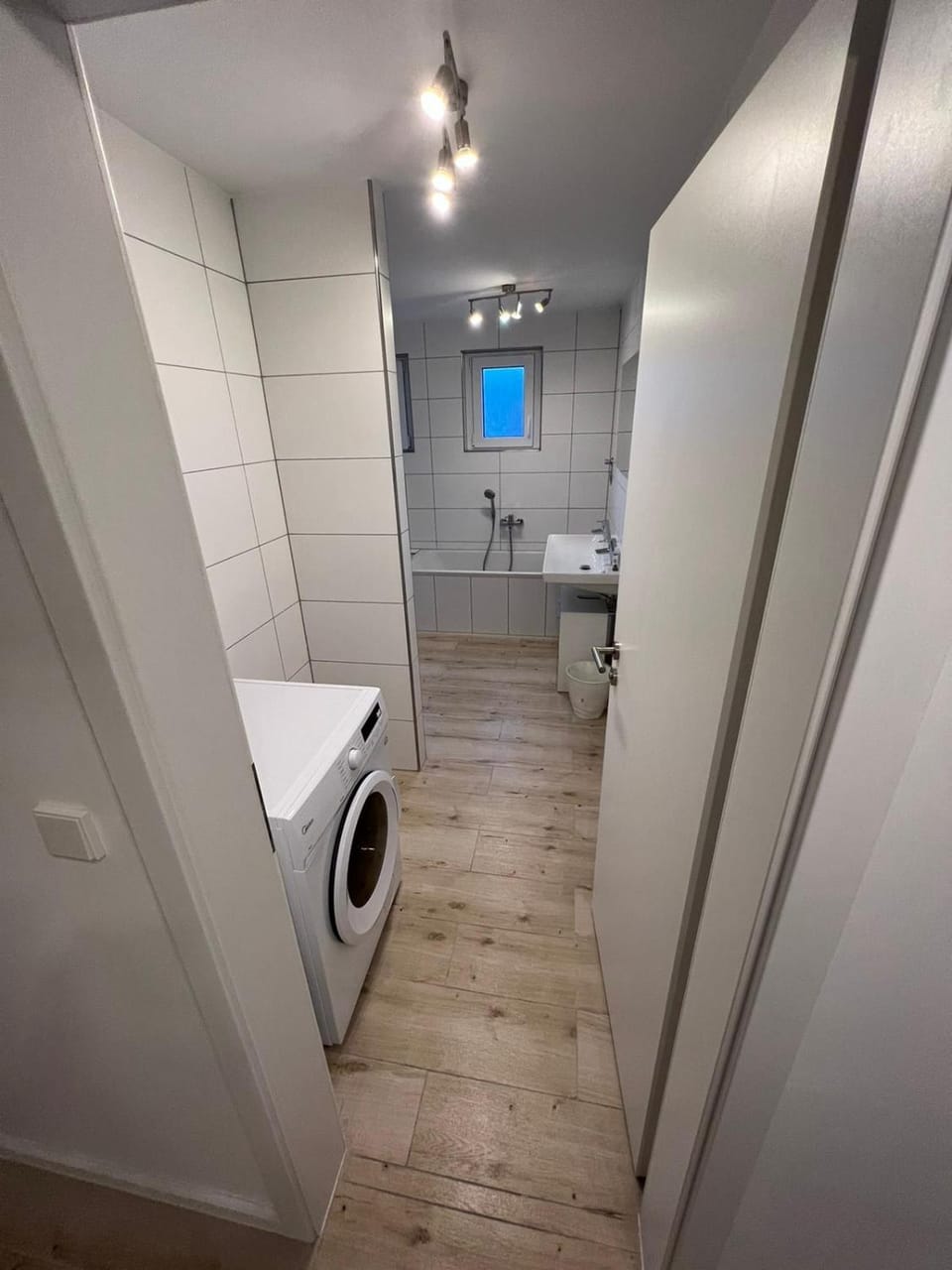 Bathroom, washing machine