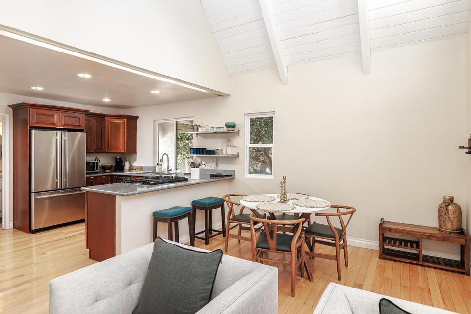 Seaglass Home - Pet Friendly House in Cambria