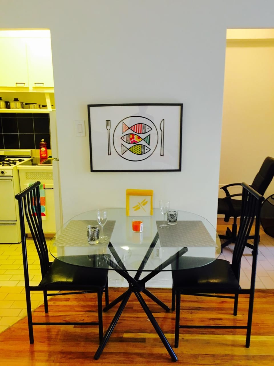 Kitchen or kitchenette, Dining area