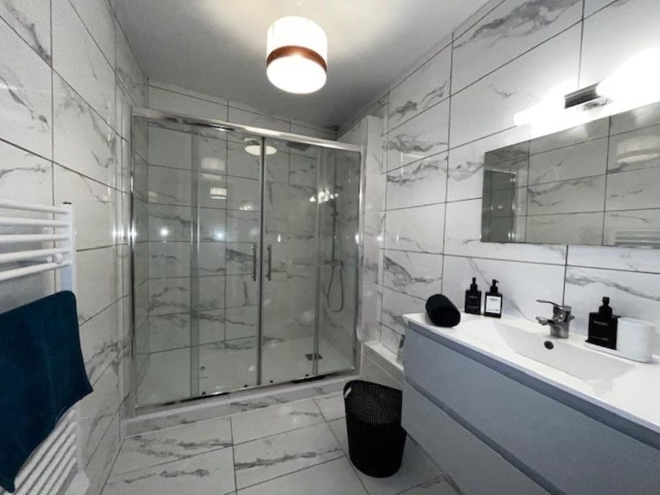 Shower, Bathroom