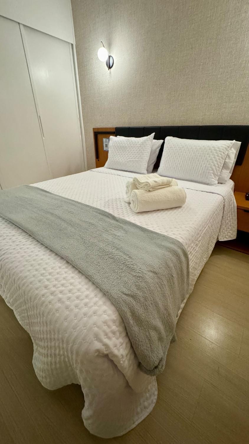 MO 1716 Excelente Apartamento na Av Ibirapuera Apartment in Sao Paulo City
