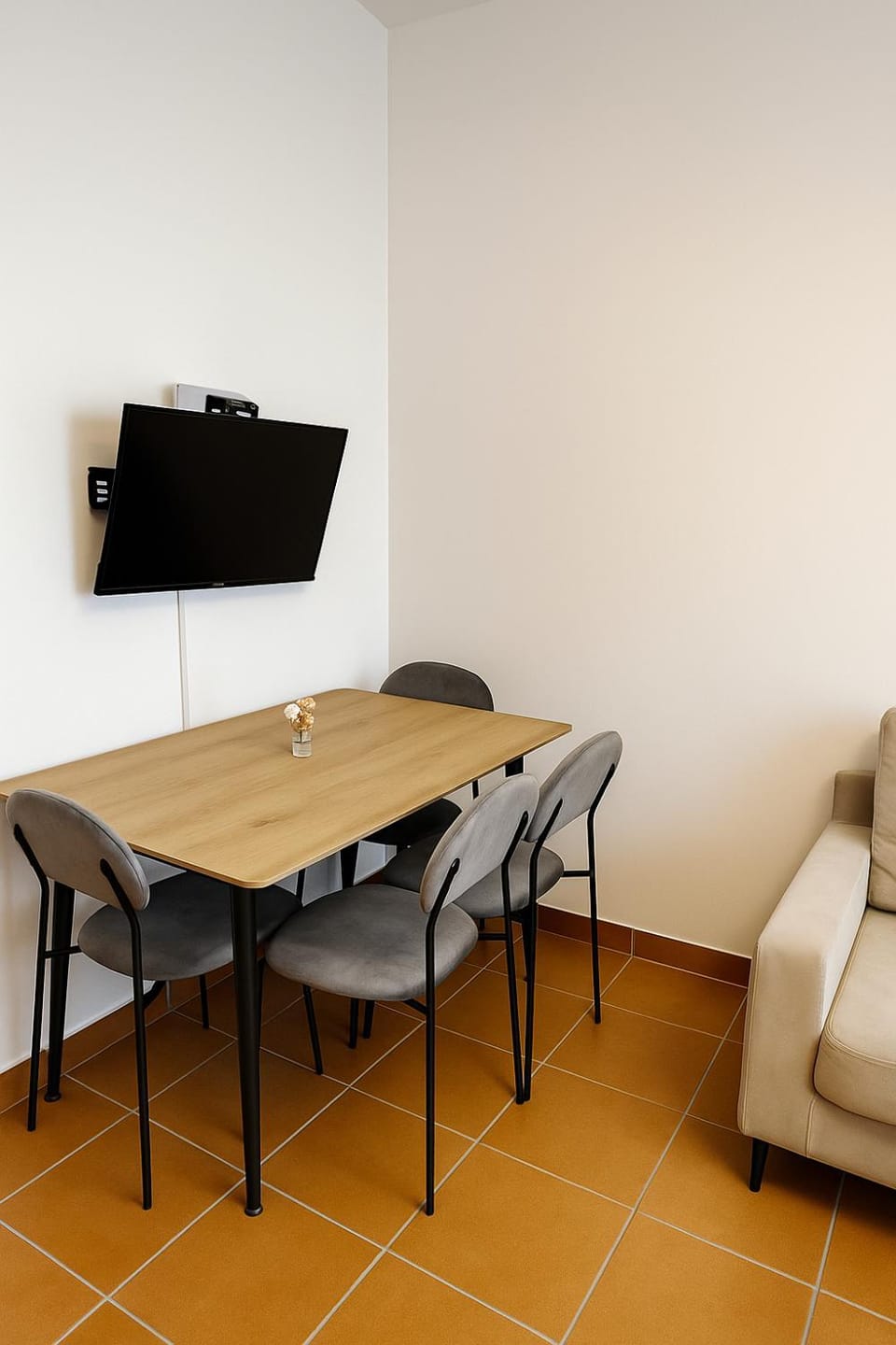TV and multimedia, Dining area