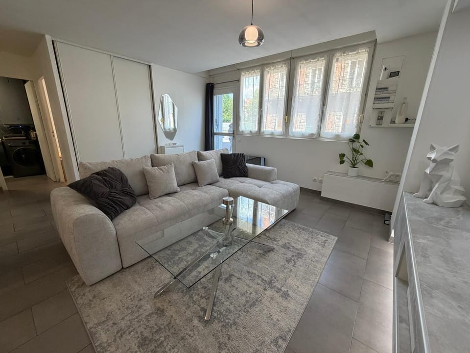 Le Contemporain Apartment in Troyes