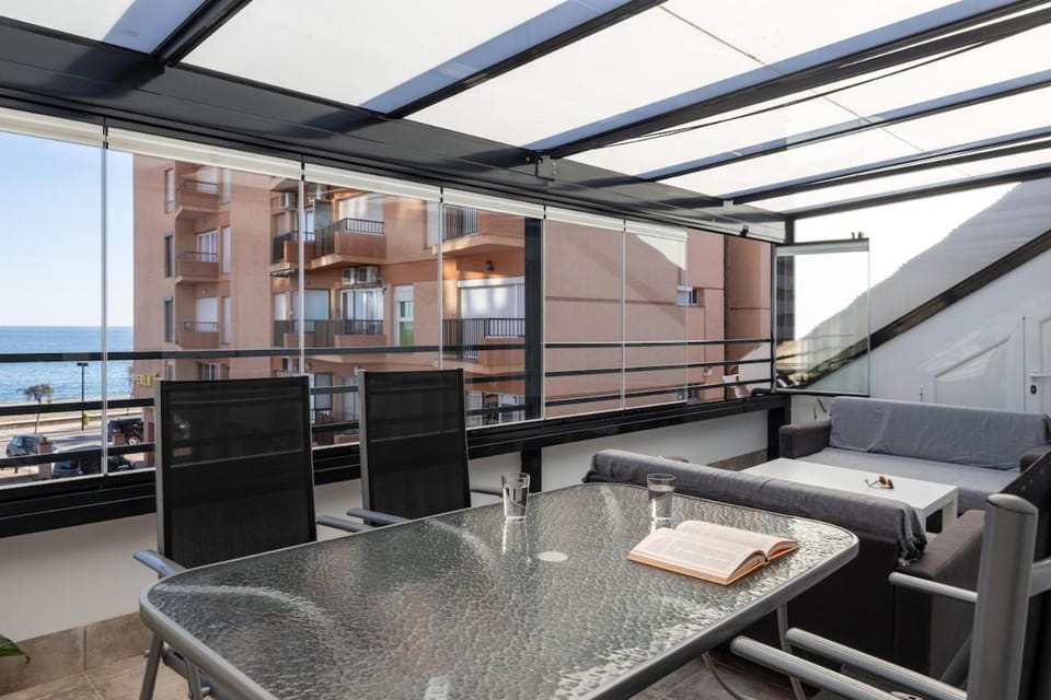 Ático con gran terraza y fantásticas vistas al mar Apartment in Fuengirola