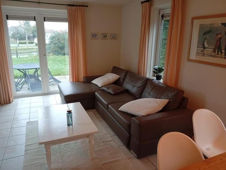 Cozy Beach House Beautiful Water View, WiFi & Parking House in Kamperland