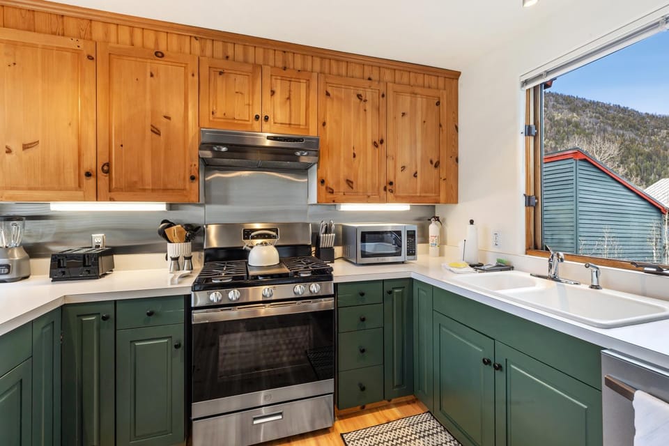 Experience luxury at Alpenglow at Telluride Lodge House in Telluride