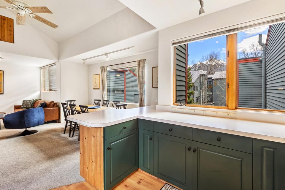 Experience luxury at Alpenglow at Telluride Lodge House in Telluride