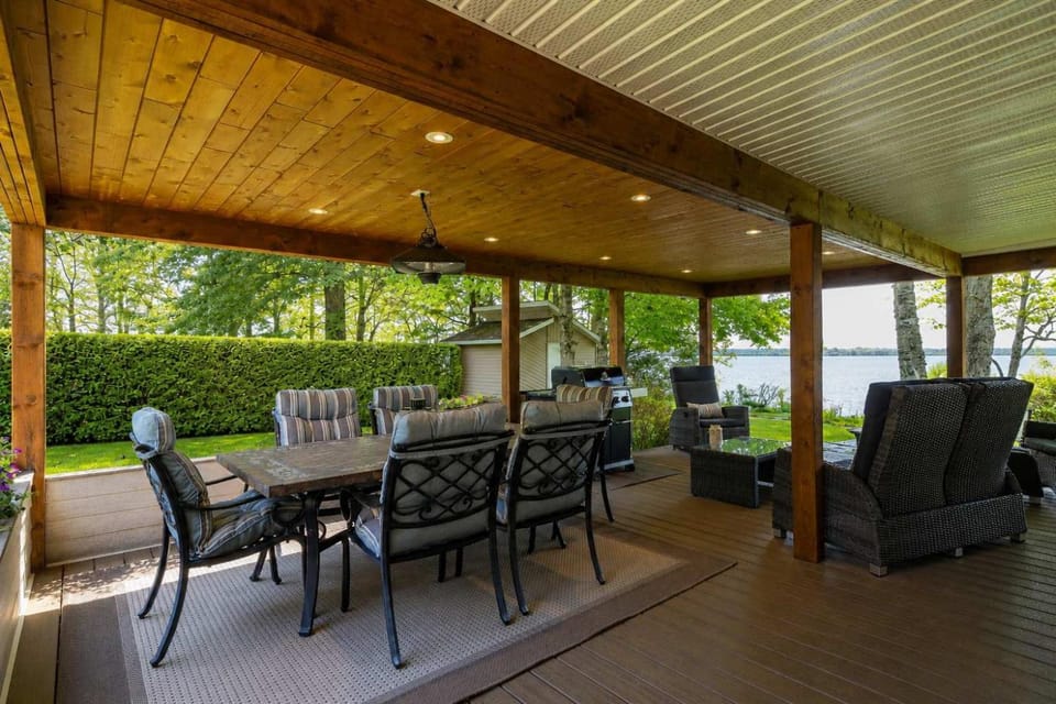 La Brise O-Lac Chalet in Sherbrooke