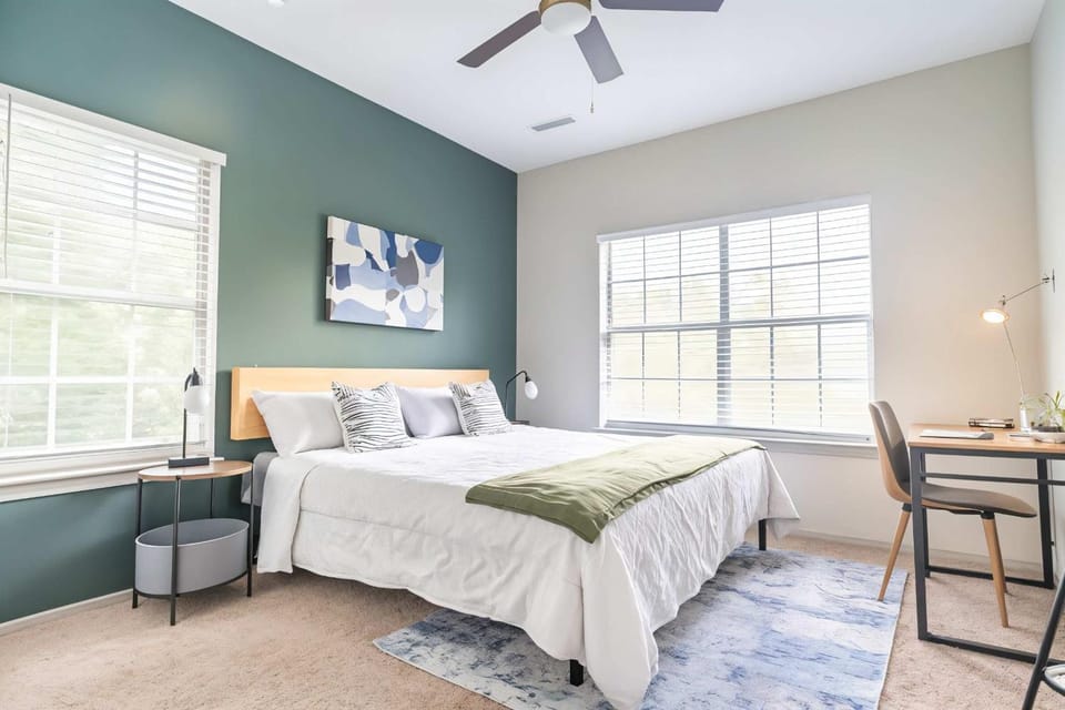 Boulevard Stays Relaxing King Suite 1BR with Pool Gym & Parking Apartment in Wells Branch