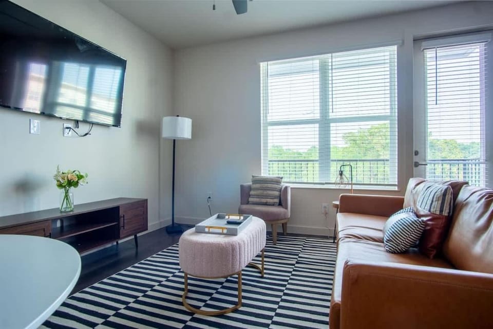 Boulevard Stays Comfortable 1BR Suite w Pool Parking Gym 04 Apartment in Dallas