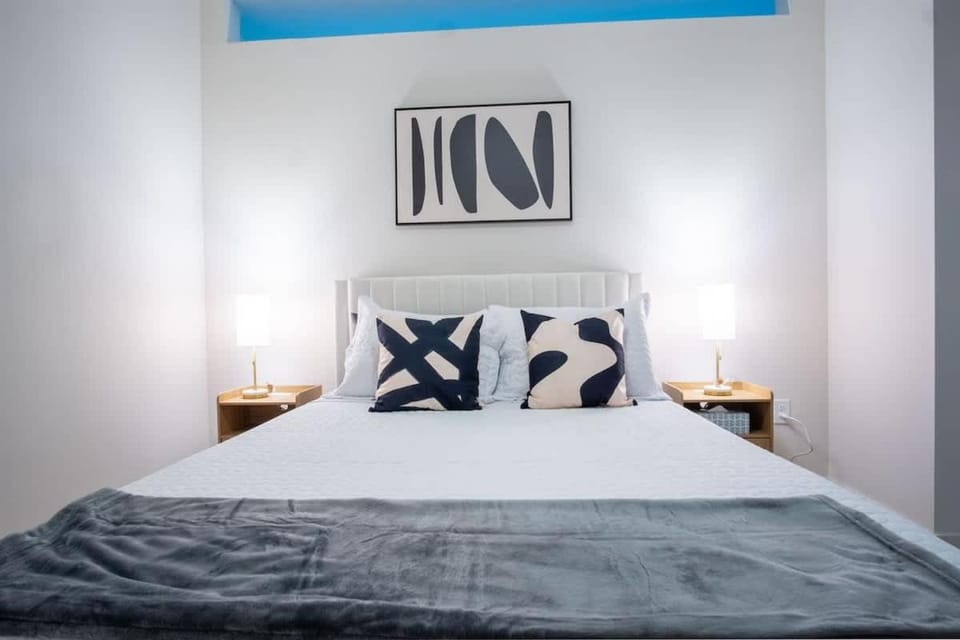 Boulevard Stays Comfortable 1BR Suite w Pool Parking Gym 04 Apartment in Dallas
