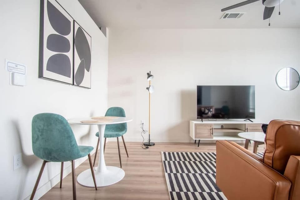 Comfortable 1BR Suite w Pool Parking Gym 08 Apartment in Dallas
