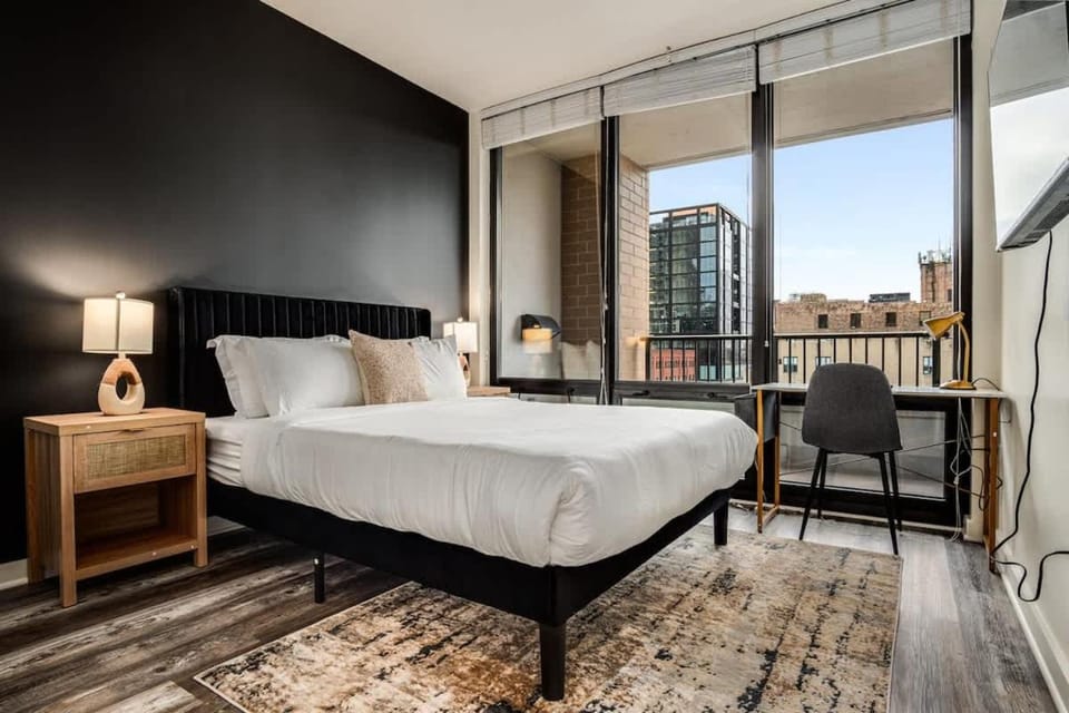 Boulevard Stays Walk Everywhere 5 mins to Magnificent Mile River North 04 Apartment in River North