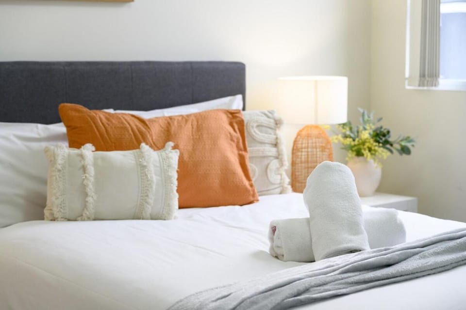 Canterbury 2BR APT near Train Station Woolworth Apartment in Sydney