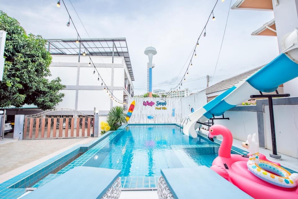 Pool view, Swimming pool