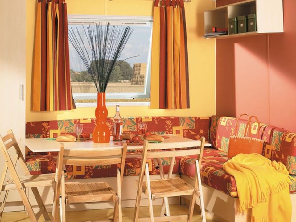 Mobil home 3 chambres avec terrasse pour 8 personnes - API-1-52-264 Campground/ 
RV Resort in Jura