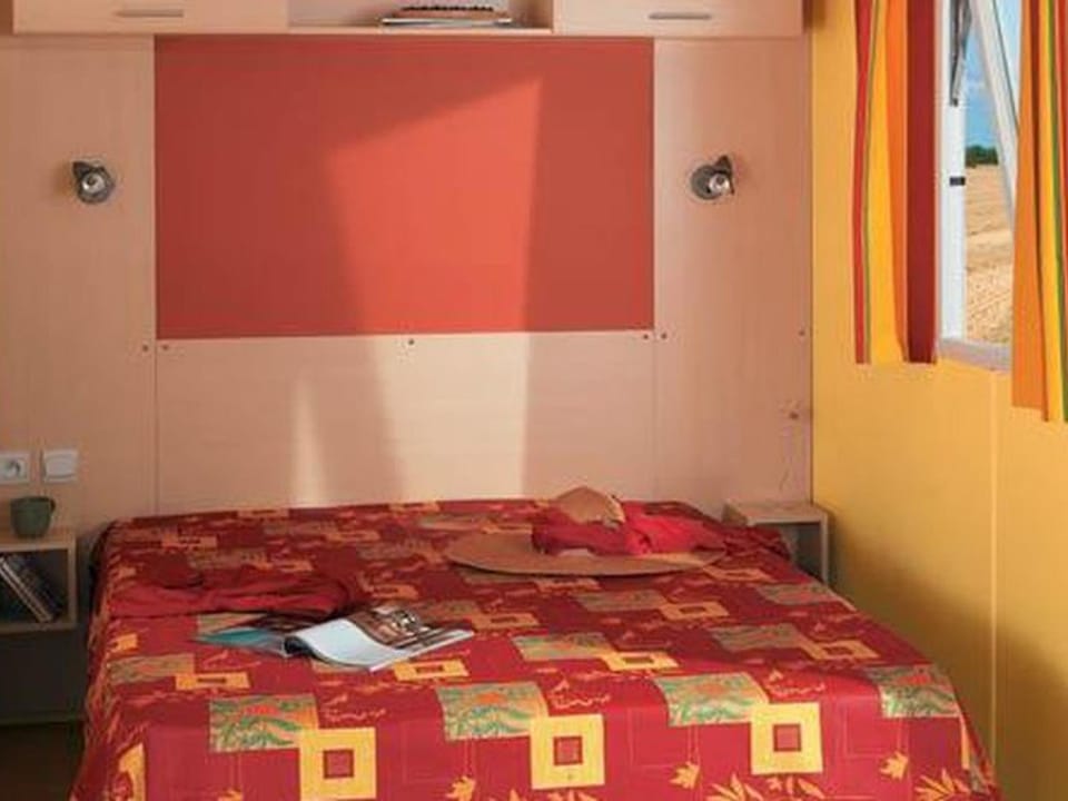 Mobil home 3 chambres avec terrasse pour 8 personnes - API-1-52-264 Campground/ 
RV Resort in Jura