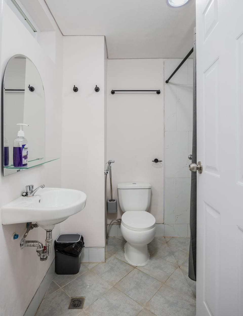 Shower, Toilet, Bathroom, bidet, towels