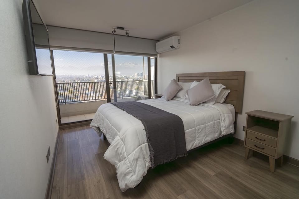 Bed, TV and multimedia, Photo of the whole room, Bedroom, air conditioner