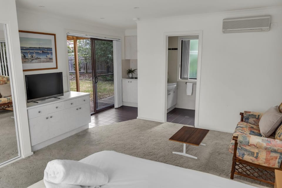 Tura Beach Capes View Studio Apartment in Tura Beach