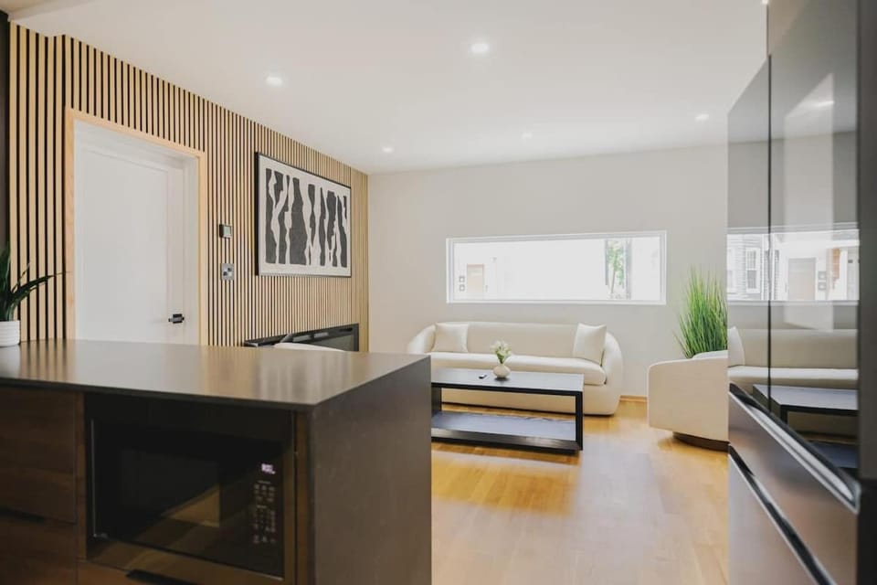 Luxury 3BD Short Walk to Airport Apartment in Boston