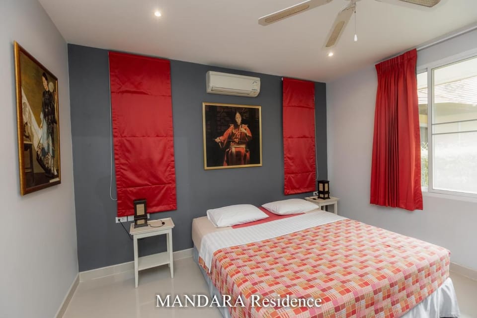Bedroom, air conditioner