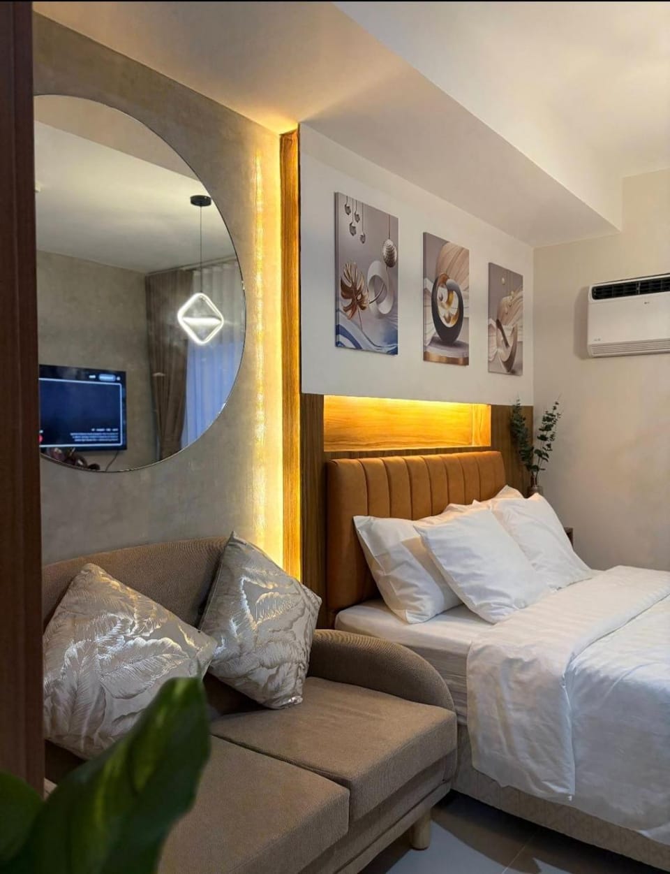 SUITE SOLARA - JTOWER RESIDENCES behind SM JMALL Apartment in Central Visayas