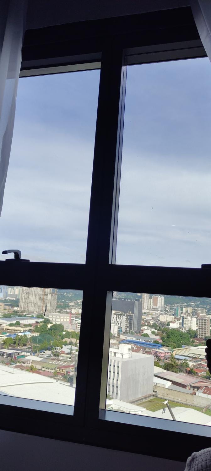 SUITE SOLARA - JTOWER RESIDENCES behind SM JMALL Apartment in Central Visayas
