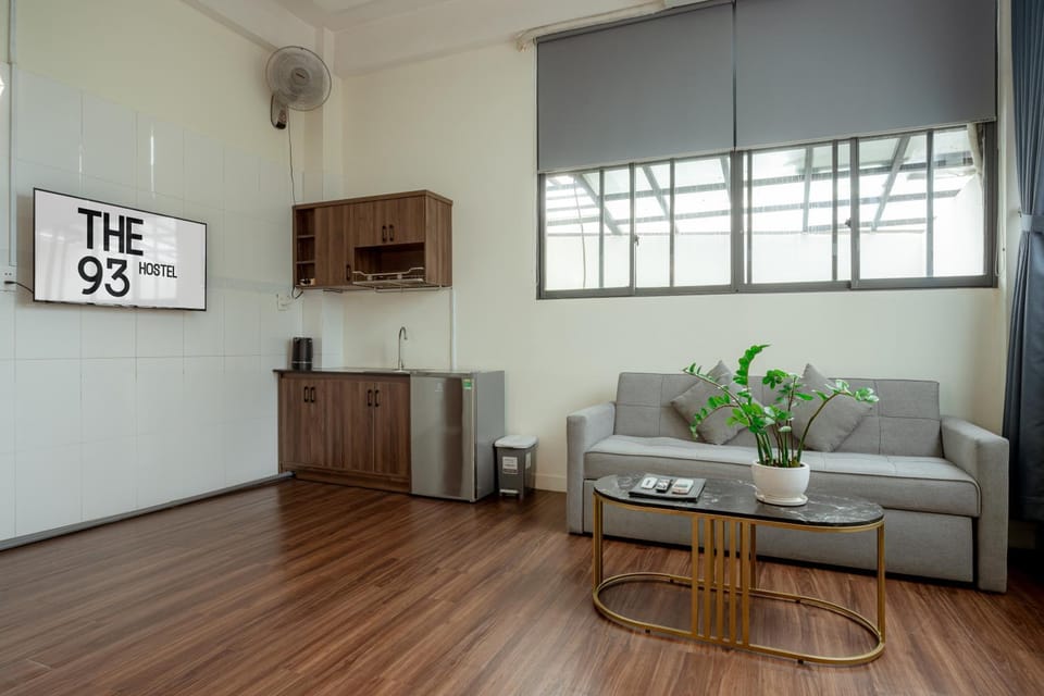Kitchen or kitchenette, Living room, Seating area, minibar