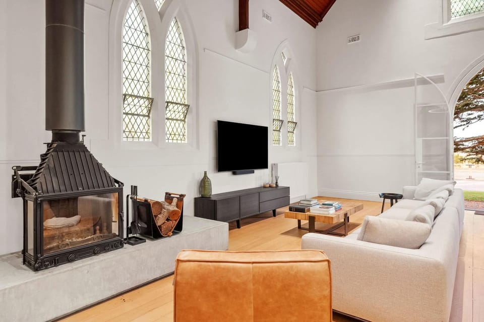 TV and multimedia, Living room, Seating area, fireplace