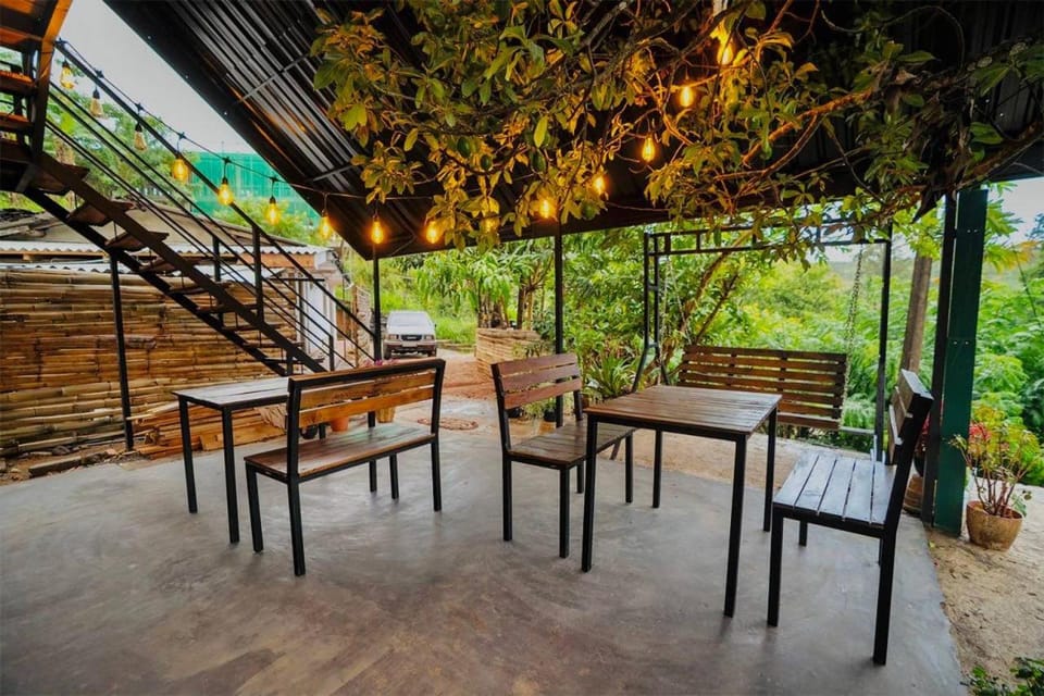 Day, Garden, View (from property/room), Seating area, Dining area