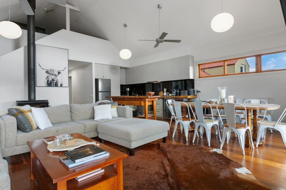 Grand View Chalet House in Merrijig