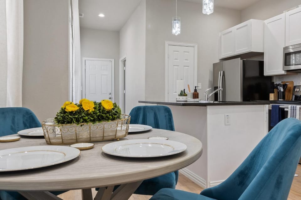 Dining area, Dinner
